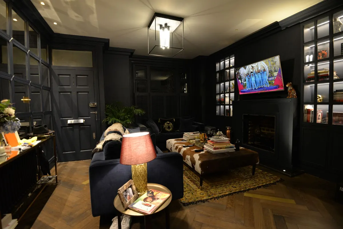 Panelled snug with screen