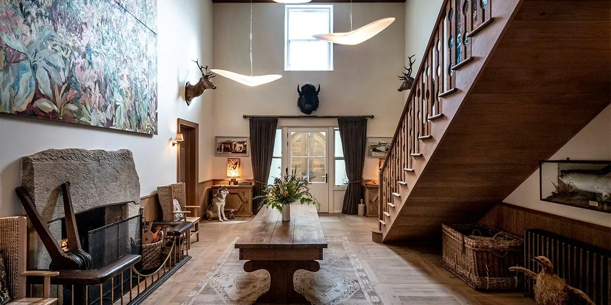 Entrance hall and staircase