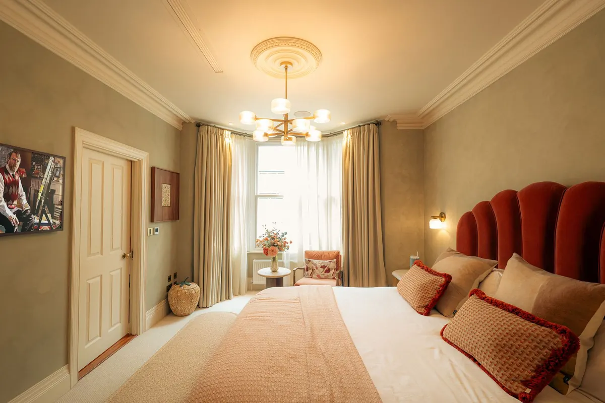 Guest bedroom